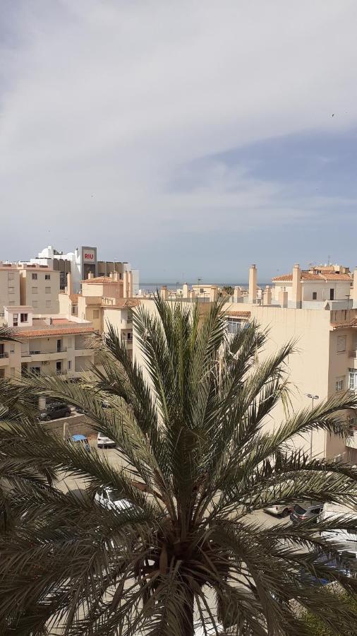 Amplio Piso Al Lado De La Playa En Nerja Apartment Bagian luar foto