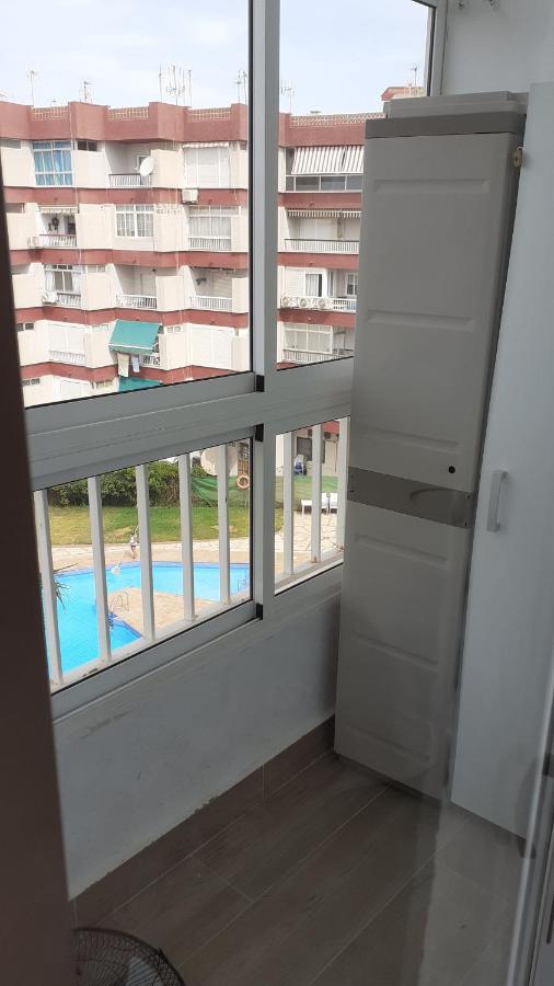 Amplio Piso Al Lado De La Playa En Nerja Apartment Bagian luar foto