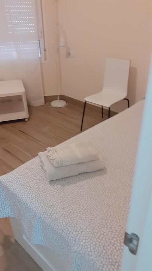 Amplio Piso Al Lado De La Playa En Nerja Apartment Bagian luar foto