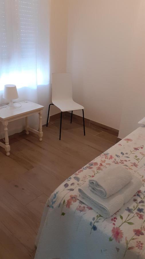 Amplio Piso Al Lado De La Playa En Nerja Apartment Bagian luar foto