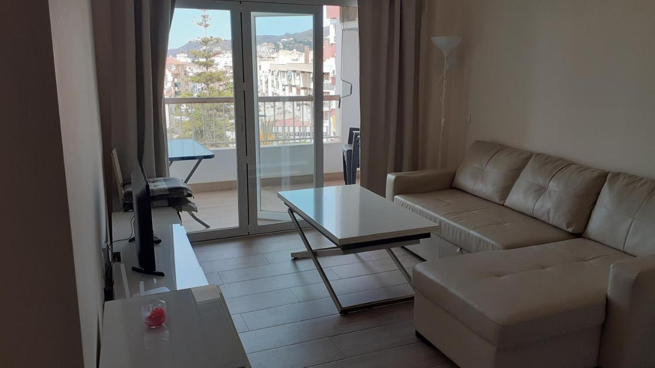 Amplio Piso Al Lado De La Playa En Nerja Apartment Bagian luar foto